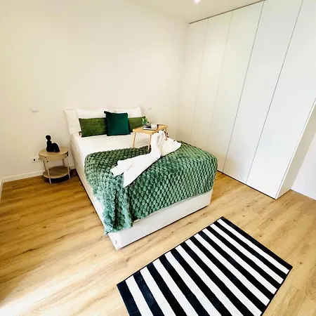 Апартаменты Luxury Flat In Lisbon, Ideal For Tourists *