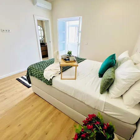 Luxury Flat In Lisbon, Ideal For Tourists Апартаменты *