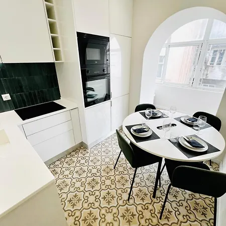 Апартаменты Luxury Flat In Lisbon, Ideal For Tourists *
