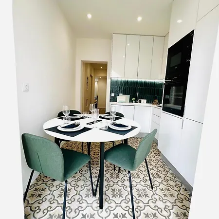 Luxury Flat In Lisbon, Ideal For Tourists * Лиссабон